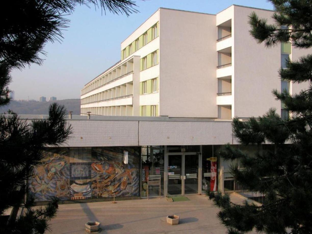 Koleje Vinarska Hotel Brno Buitenkant foto